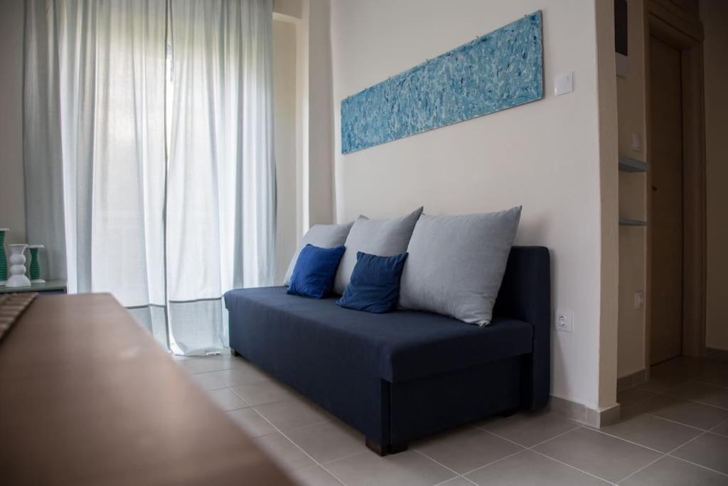 Blue Theros Apartments Паралія-Діонісіу Екстер'єр фото
